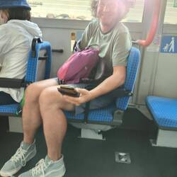 Platzprobleme im Bus.