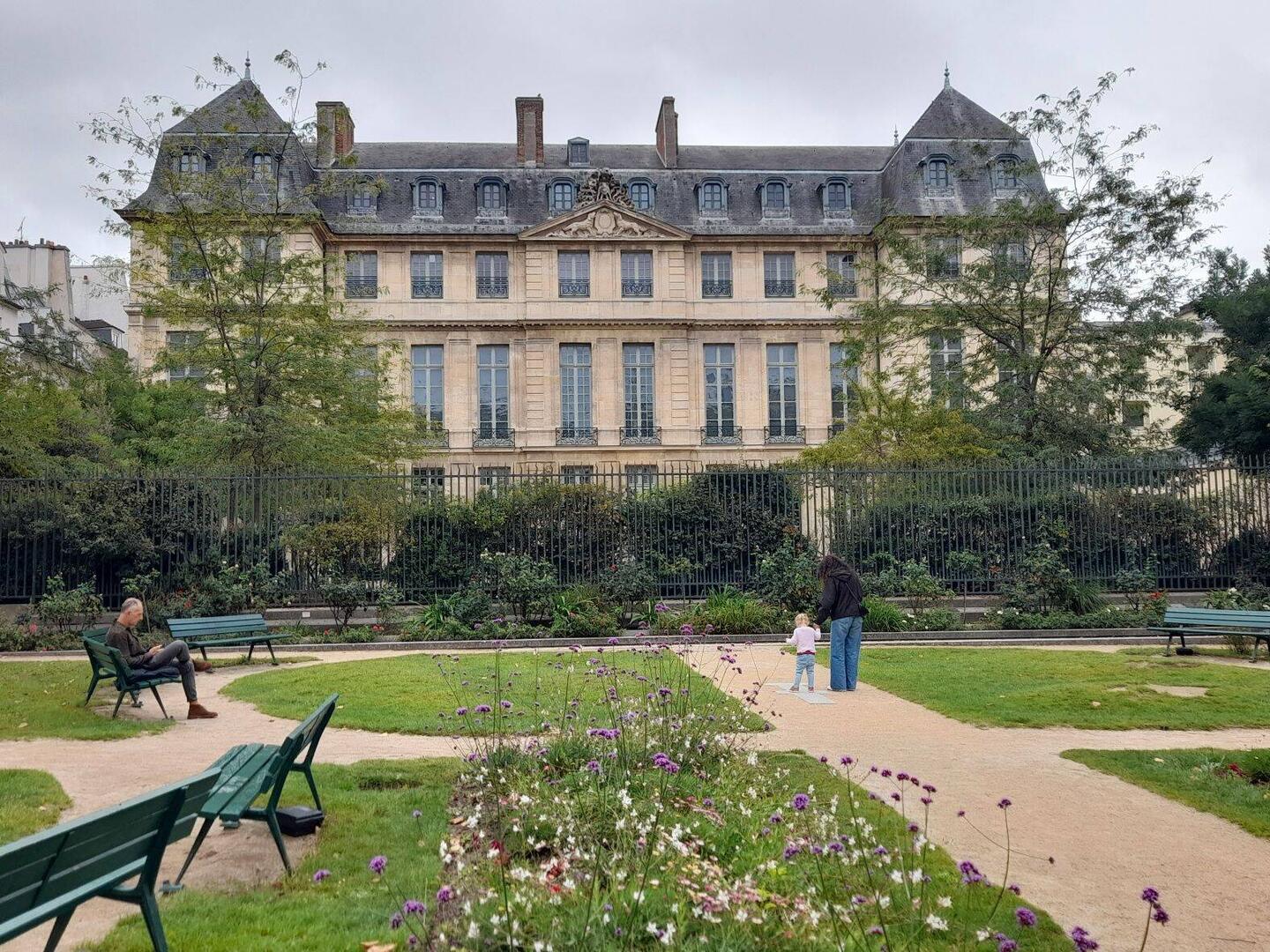 Garden, Rue de Turenne, Marais
