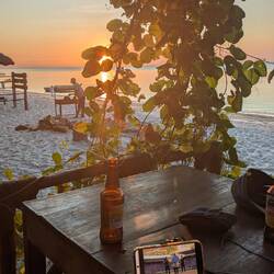 ESAF luege ir Hotelbar