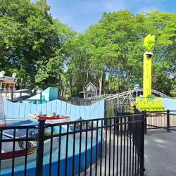 sogar an Amusement Parks häts mit allem drum und dra - im Mini-Format für dia ganz Klina