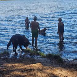 Beim Baden im See