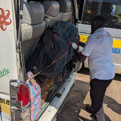 Doch üsi Rucksäck passe da ine