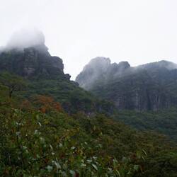 Ein Ende des Berges ist in Sicht, aber auch nur weil dann Nebel folgt.