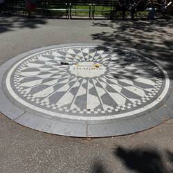 Imagine Mosaic hier wurde in d Nähe John Lennon ermordet