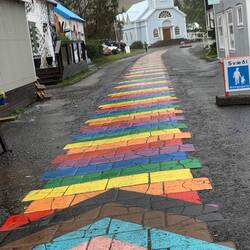 Selbst in kleinen Dörfern zeigen sie die 🌈