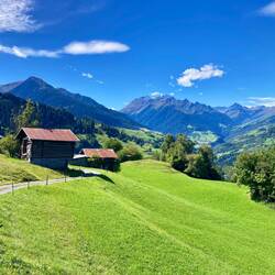 Blick ins Val Lumnezia und ins Valser Tal