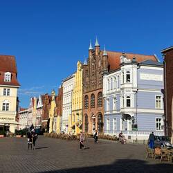 Am Marktplatz, Häuserzeile der urspr. Handelskontore.