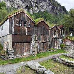 Alte Fischerhütten in Geiranger