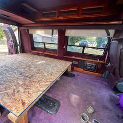 Das Bett ist wieder eingebaut