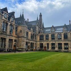 Toristenmagnet Universität