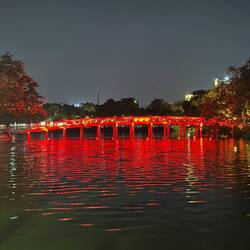 The bridge so pretty at night