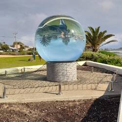 Horizon Ball featuring Brad