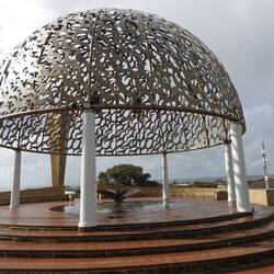 There are 645 seagulls in the dome