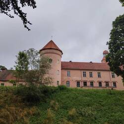Die Burg von der Seite