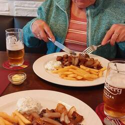 Danach die lang ersehnte Leber beim Griechen - immernoch so lecker wie früher 😋