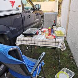 Grillen am Behelfsplatz