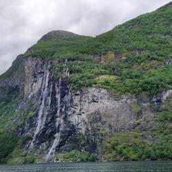 Blick auf eine von mehreren historischen Farmen