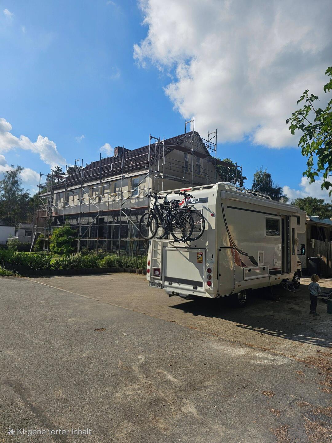 Bei Andre und Laura vorm Haus