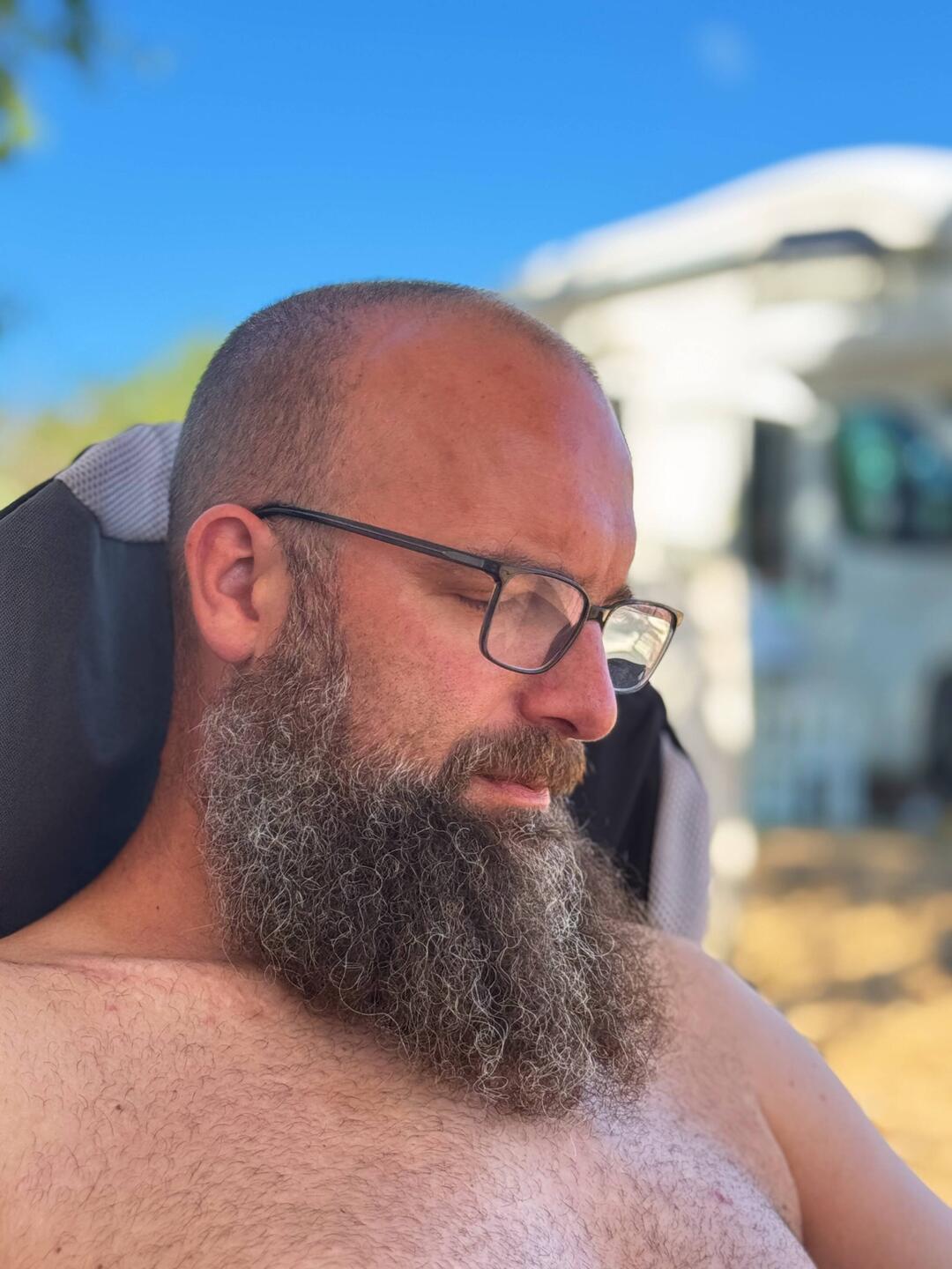 Lesen oder Handy spielen 😅