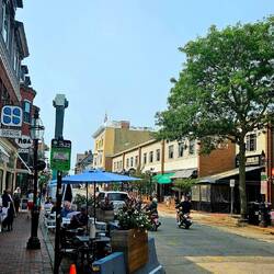 Historic downtown Portsmouth, NH shopping