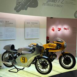 Schon interessant, wie die Motorräder damals aussahen