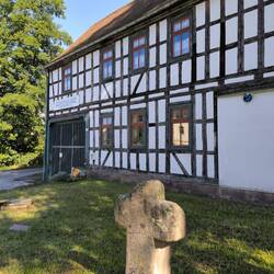 Sühnekreuz am Denkmalhof