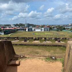 Hier das internationale Cricket-Stadion 😅