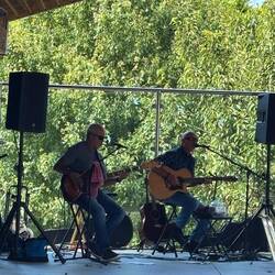 Band at 5 and 20 Spirits and Brewery