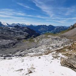 ... mit Blick auf Titlis und die Berner Alpen (Eiger, Mönch...).