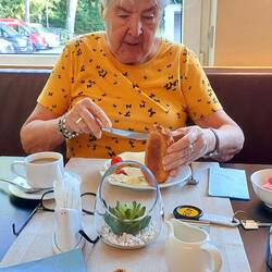 Trotz unruhiger Nacht mit einem guten Frühstück in den Tag gestartet