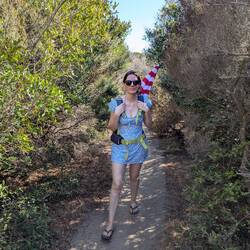 Dieser Onesie mit Kleidtarnung von vorne, war mein Geburtstagsgeschenk. Alter, was für ein Griff? 🥵