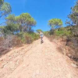 Hier wird es schon schwieriger. Ach ja und am Berg zieht Judi mich immer so hart ab. BergBossin