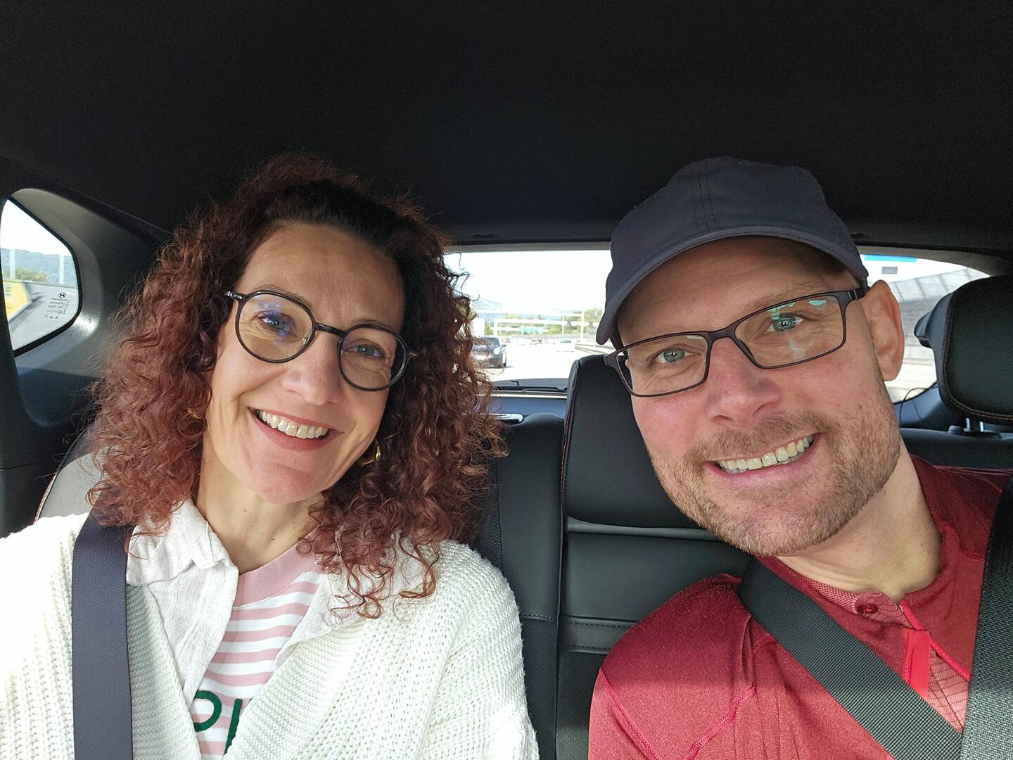 Unterwegs zum Flughafen, wir freuen uns sehr