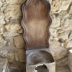 Ergonomic chair - King Minos was the world's first judge