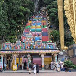 270 steps to reach the cave