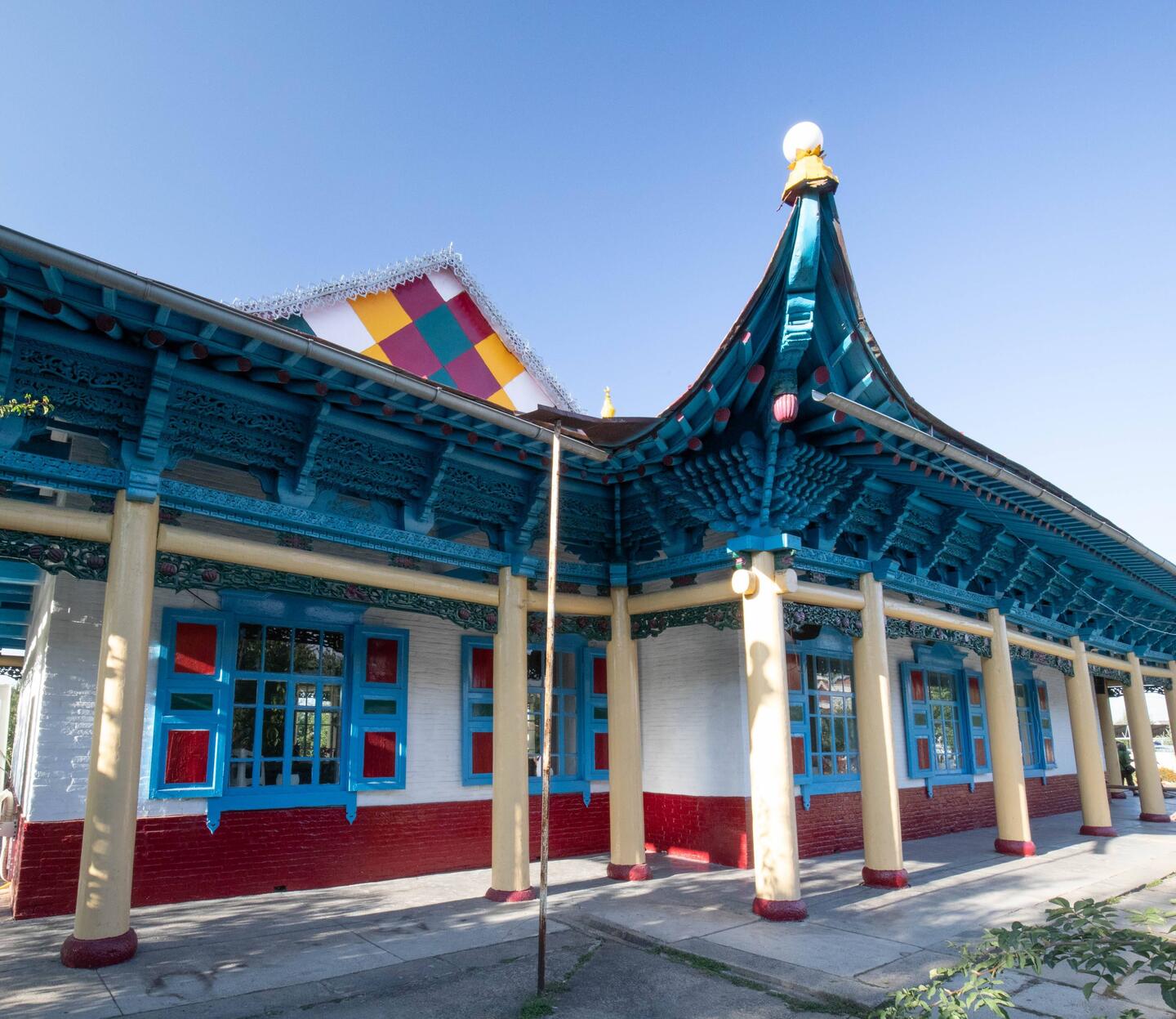 Die dunganische Moschee in Karakol sieht von außen eher wie ein chinesischer Tempel aus.