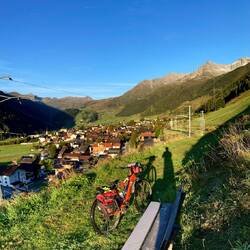 Vor Sedrun - die Bank ist noch gefroren