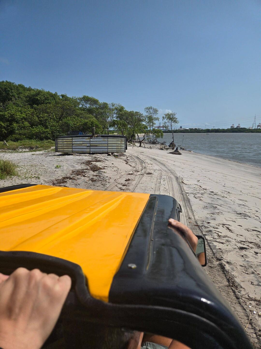 Mit dem Buggy am Strand entlang