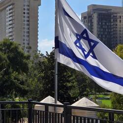 Israeli Flag spotted on the rooftop of Waldorf Astoria