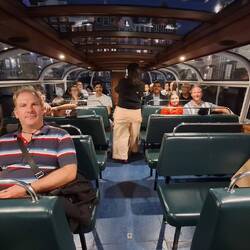 Grachtenfahrt am Abend durch Amsterdam