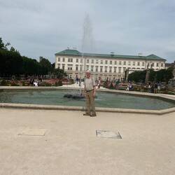 Pegasus fountain with Schloss Mirabelle in the background