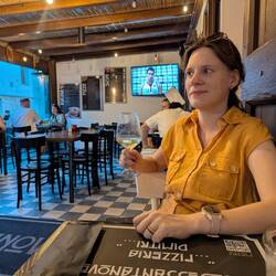 Pizza 6,5€ 😍 großes Bier 8,- 💀🤕💔