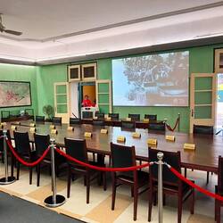 ...der große Konferenzsaal