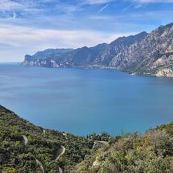 Da unten steht unser Hotel