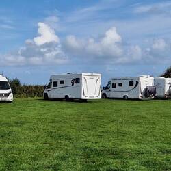 Der Tagesparkplatz wird - trotz Verbot - auch gern als Übernachtungsplatz genutzt.