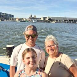 Übersetzen vom Hafen in die Stadt