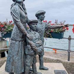 Poignant sculpture of passengers boarding the Titanic