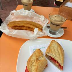 Churros in gefrorenen Kaffee tunken... 🤤
