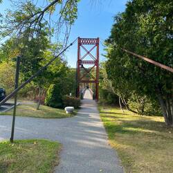 Diese Brücke wurde 1892? Von einem Fabrikbesitzer gebaut, die Mitarbeiter kamen so schnell zur Arbei
