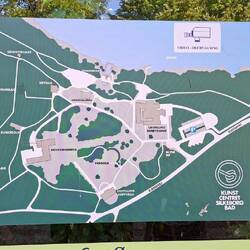 Das gesamte Bad wurde '43-'45 von den Deutschen als Hauptquartiert genutzt, deshalb d. Bunker
